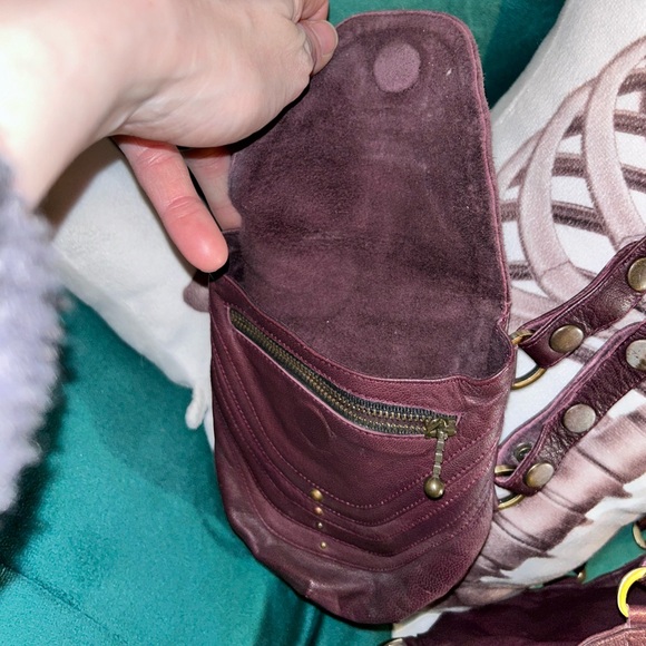 Handmade leather shoulder holster festival bag - Picture 5 of 12